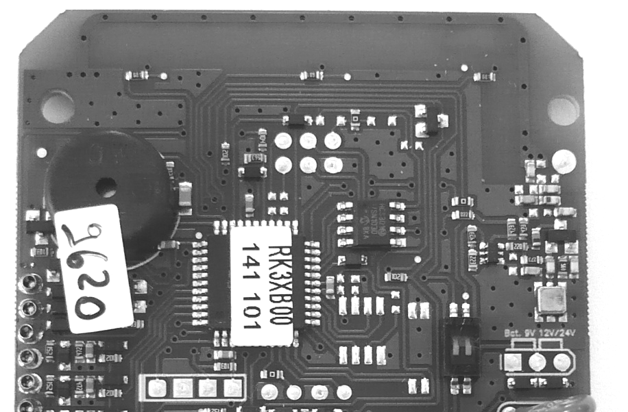 Carte électronique du clavier RK3 avec emplacement de l'étiquette CODE MASTER