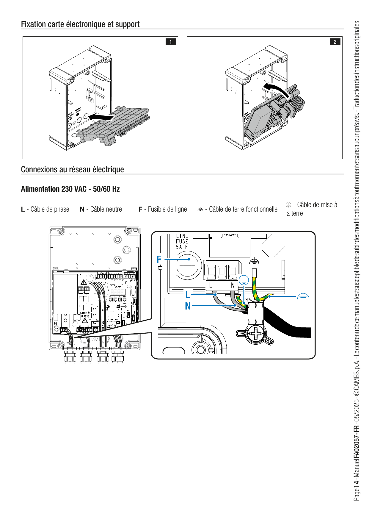 Mise en place de la carte électronique et de son support dans le fond de l'armoire