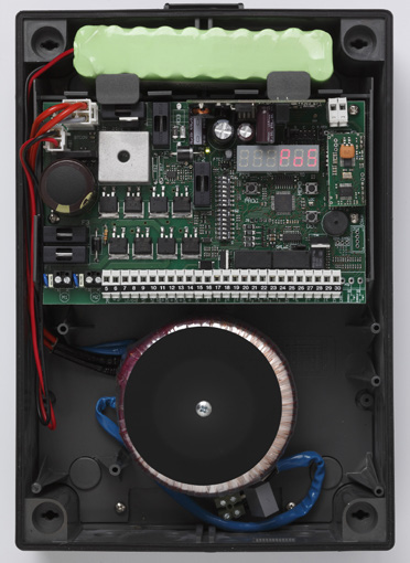 Carte électronique du programmateur CARDIN PRG900 avec transformateur torique et batterie