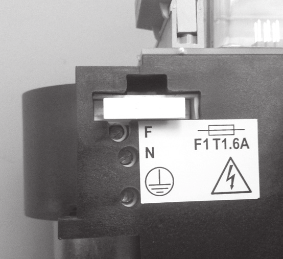 Bornier d'alimentation avec phase, neutre, terre et fusible F1 T1.6A