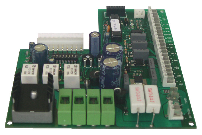 Platine électronique du quadro K123M avec bornier, fusibles, trimmers et dip-switches